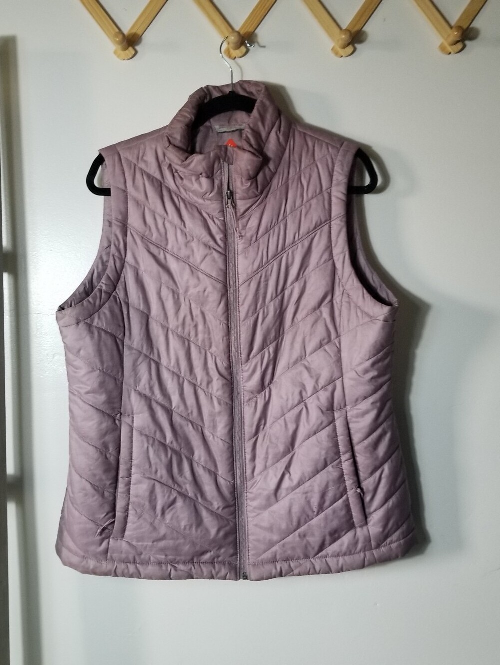 COLUMBIA WOMEN'S PURPLE OMNI HEAT VEST SIZE XL (PLEASE SEE ALL PHOTOS)